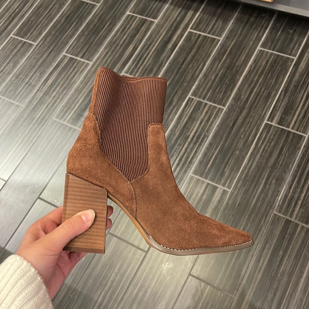 Brand new Steve Madden bootie ✨